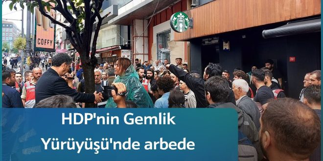 HDP'nin Gemlik Yürüyüşü için İstanbul-Kadıköy'de bir araya gelen kitleyle polis arsında arbede çıktı HDP'nin Gemlik Yürüyüşü için İstanbul-Kadıköy'de bir araya gelen kitleyle polis arsında arbede çıktı