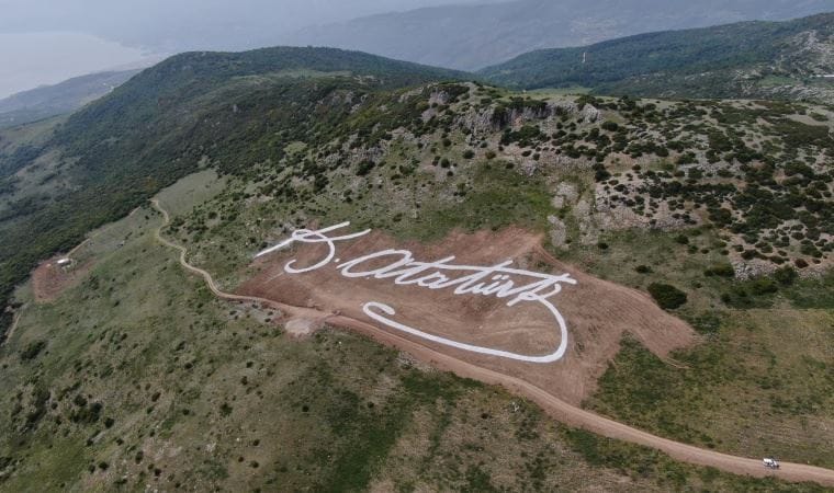 En Büyük Atatürk İmzası