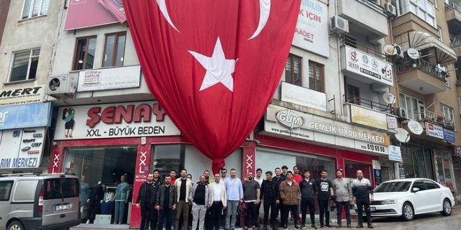 ÖZCANBAZ; BÖYLE BİR GÜNDE, GEMLİK NEDEN BAYRAKLARLA DONATILMADI? 
PKK Terör Örgü...