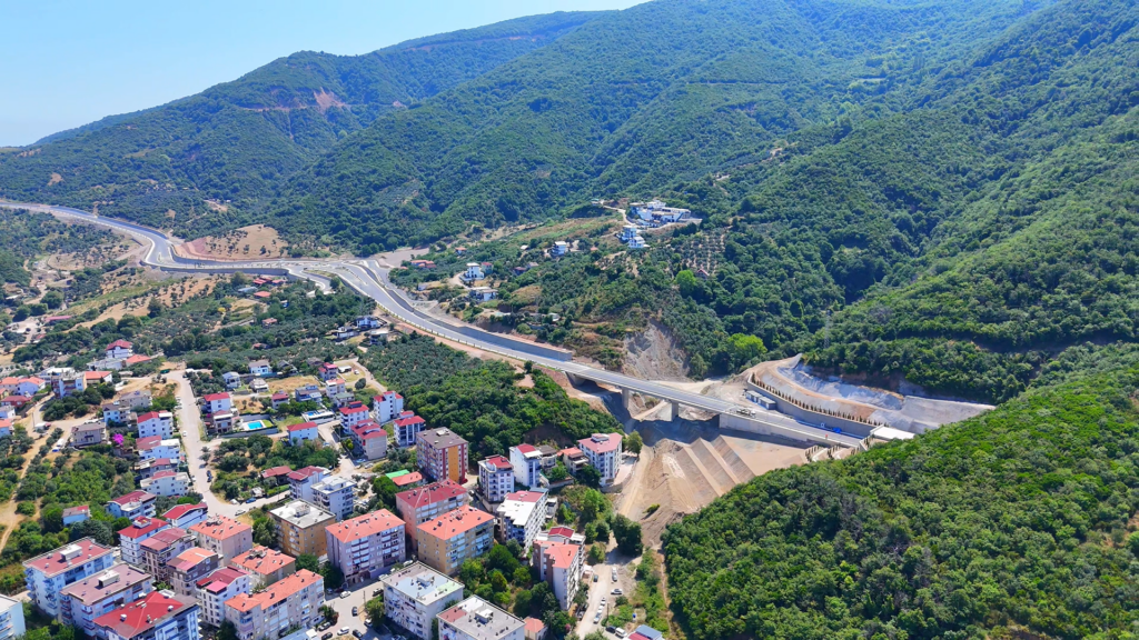 Yalova-Armutlu yolunda tatilcilerin çilesi sona erdi – Gemlik Gündem Gazetesi